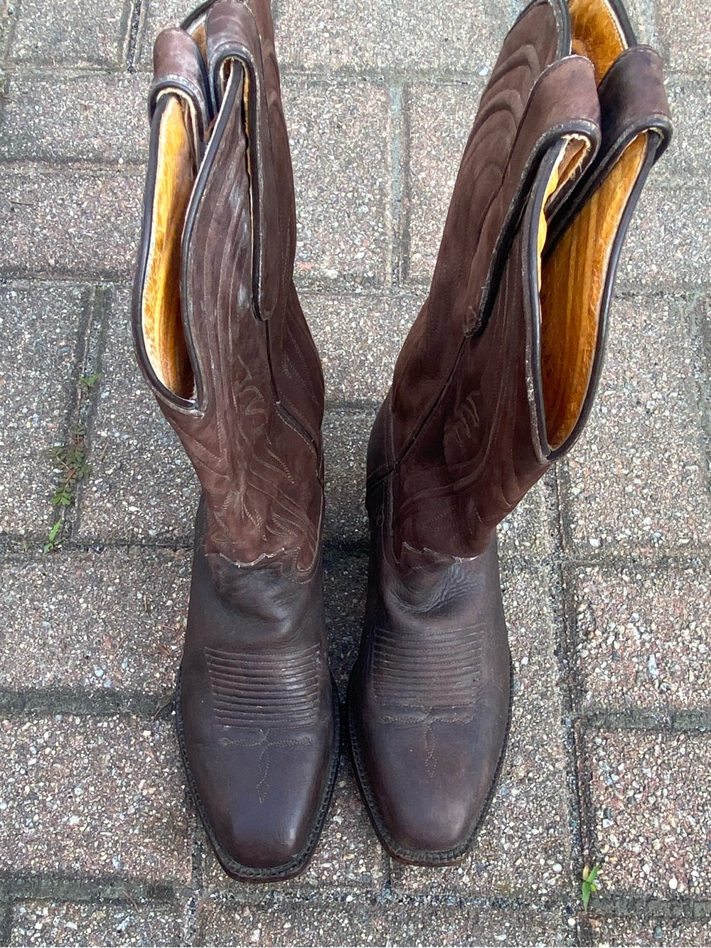 Classic Brown Woman’s Western Cowboy Boots